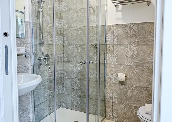 Denina67 - Chiacchiopm 4* Roma